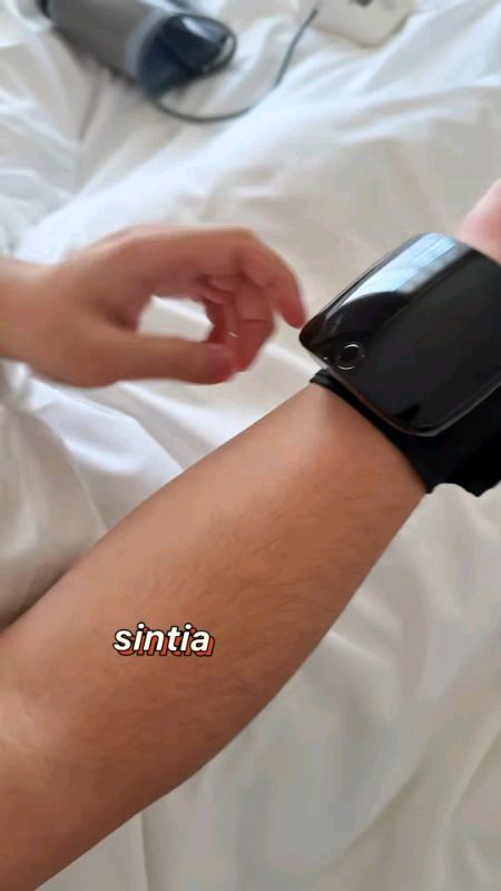 #wristblood #bloodpressure #lcdscreen #presuremonitor #bloodmonitor #monitorlcd #measurement #fyp #Shopesg #shopevideo #shopehaul
